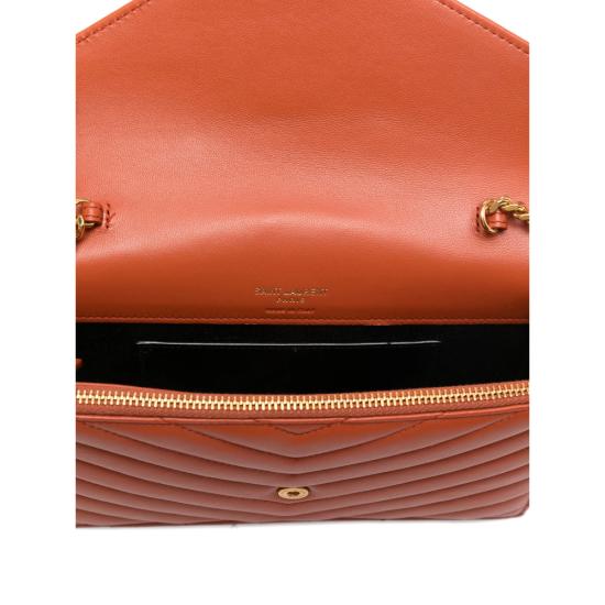 25FW 생로랑 램스킨 소재의 카산드라 마틀라쎄 엔벨로프 체인 지갑 857605 AAA44 7993 ORANGE - SAINT LAURENT