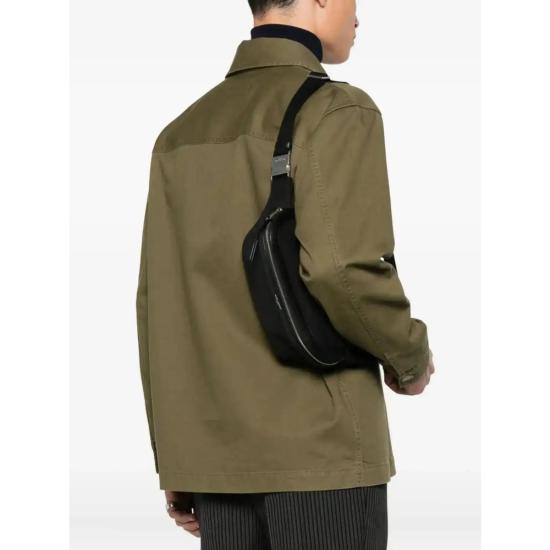 26SS 생로랑 클래식 바디백 557831 FAE94 1000 BLACK - SAINT LAURENT