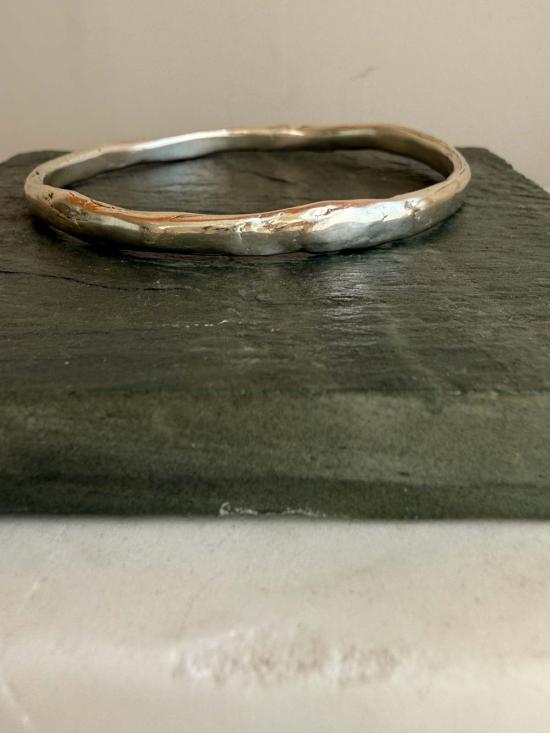  머큐리얼 스튜디오 팔찌 아사 뱅글