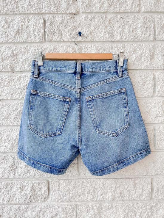  프레임 데님 숏팬츠 일상의 짧은 템포를 에 담아보세요 - FRAME