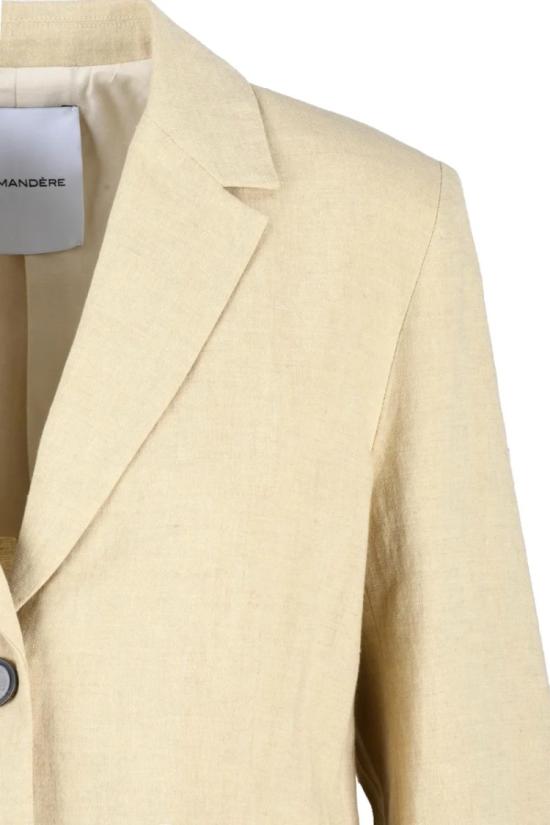 25SS 포만데레 자켓 질감 있는 원단으로 제작된 크롭 테일러드 블레이저 - POMANDERE