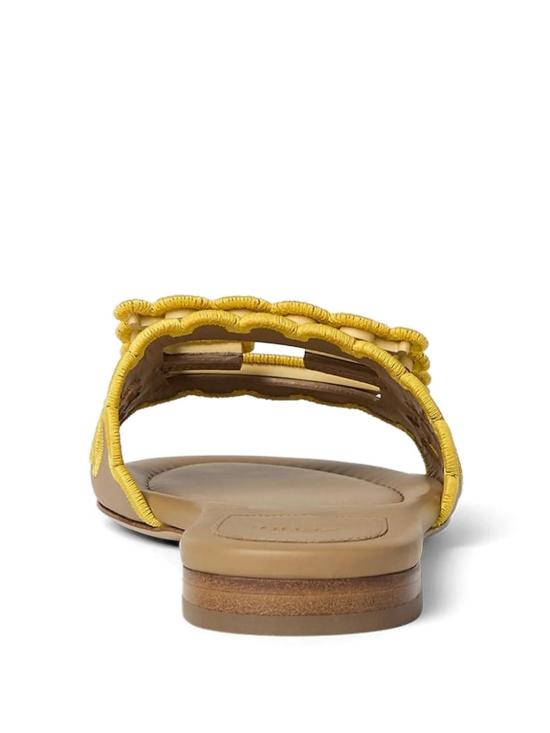 26SS 펜디 뮬/슬리퍼 8R8979AWLA F1VP1 CAMELGSRBT - FENDI