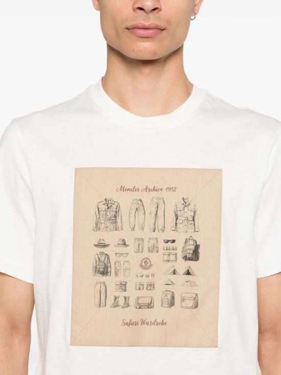 26SS 몽클레어 사파리 워드롭 프린트 코튼 티셔츠 L10918C0004289B8U 034 NATURAL - MONCLER