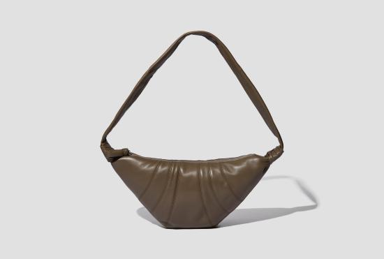 26SS 르메르 숄더백 중간 사이즈 크루아상  - 부드러운 나파 가죽 BG0001 LL095 카키색