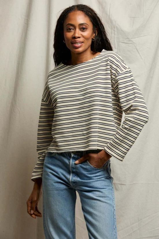  퍼펙트 화이트 티 긴팔 티셔츠 브리아나 스트라이프 탑 네이비 스트라이프