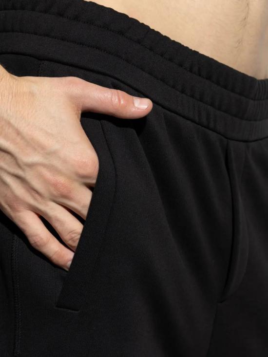 26SS 몽클레어 로고 패치 코튼 스웨트팬츠 8H00002 89AZY 999 BLACK DOM - MONCLER