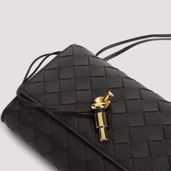 25FW 보테가베네타 안디아모 파우치 온 스트랩 836940VCPP2 2190 BROWN - BOTTEGA VENETA