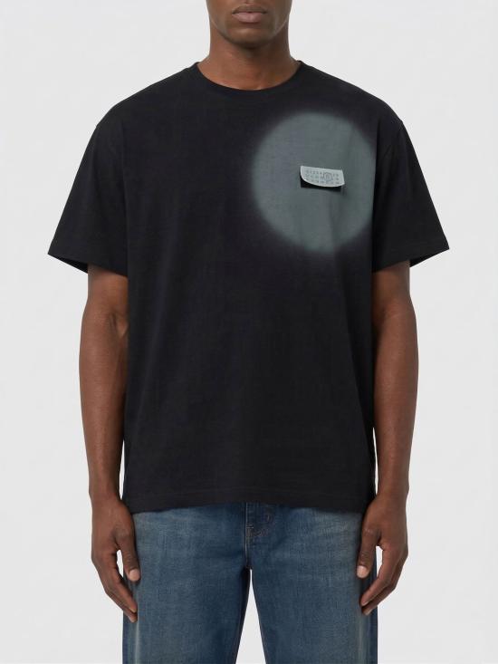 26SS MM6 메종마르지엘라 스프레이 페인트 티셔츠 SH0GC0067M20048 900 Black