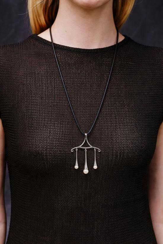  만시 목걸이/팬던트 마안시 샹들리에 스크롤 가죽 목걸이 - MAANCY