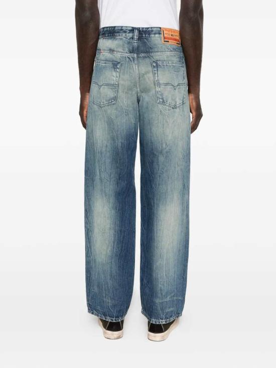 26SS 디젤 2001 D 매크로 릴렉스 핏 데님 팬츠 A1159809N60 01 - DIESEL