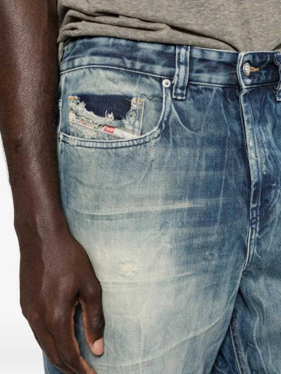 26SS 디젤 2001 D 매크로 릴렉스 핏 데님 팬츠 A1159809N60 01 - DIESEL