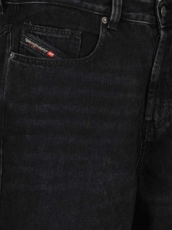 26SS 디젤 2001 D 매크로 릴렉스 핏 데님 팬츠 A1159809P09 02 - DIESEL