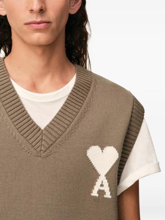 26SS 아미 울 앤 코튼 슬리브리스 아미 드 하트 스웨터 UKS860 KN0156 A117 - AMI