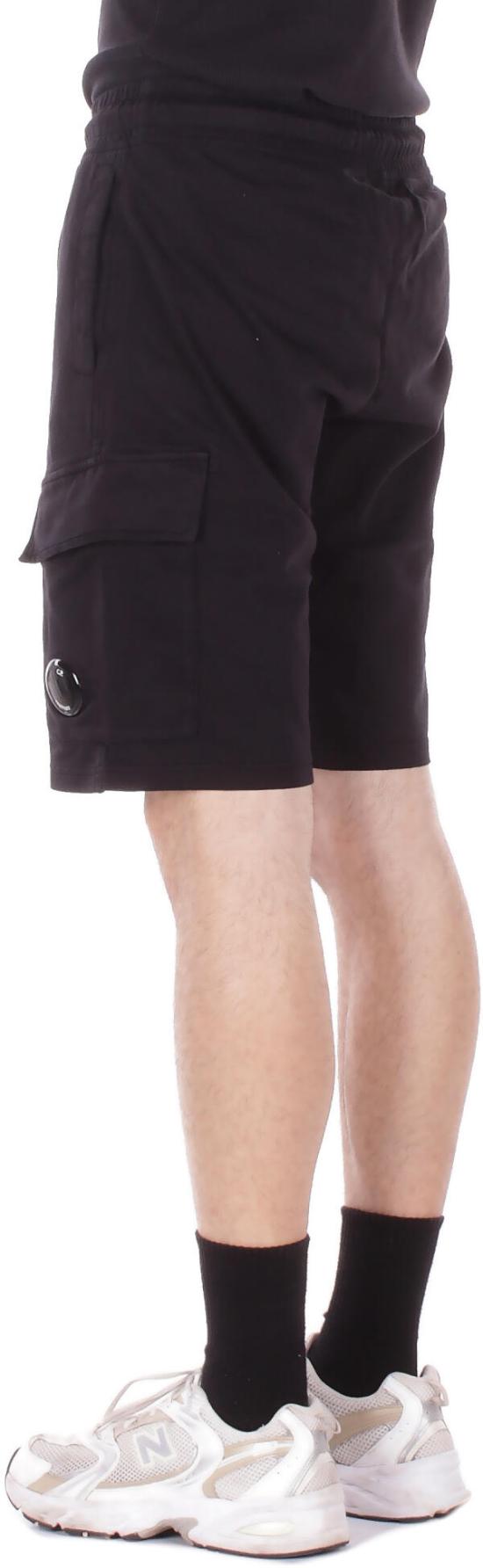 26SS 씨피 컴퍼니 라이트 플리스 카고 렌즈 스웨트쇼츠 RCCMSB704A002246G999 BLACK - C.P. COMPANY