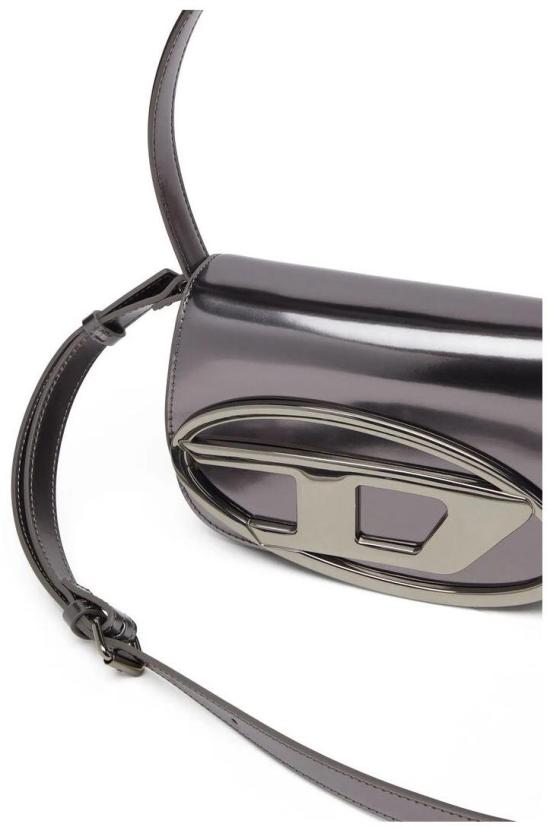 25FW 디젤 1DR 숄더백 인 미러드 레더 X08396PS202H0926 GREY - DIESEL