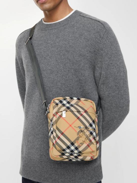 26SS 버버리 체크 노스 사우스 크로스바디 백 8125759 B9368 - BURBERRY