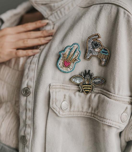  마트르 부미 브로치 Matr Boomie Bala Mani 비즈 꿀벌  핀 - MATR BOOMIE