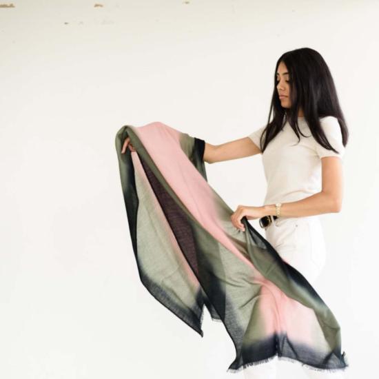  베리어슬리 머플러/스카프 다양한 색상의 아이리스 캐시미어 메리노 핸드메이드 스카프 - VARIOUSLY