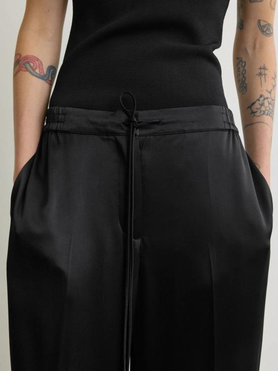 26SS 토템 스트레이트 팬츠 262WRB0398FB0546 001 Black - TOTEME