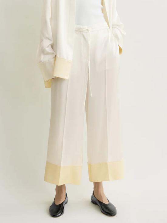 26SS 토템 스트레이트 팬츠 262WRB0398FB0546 047 White - TOTEME