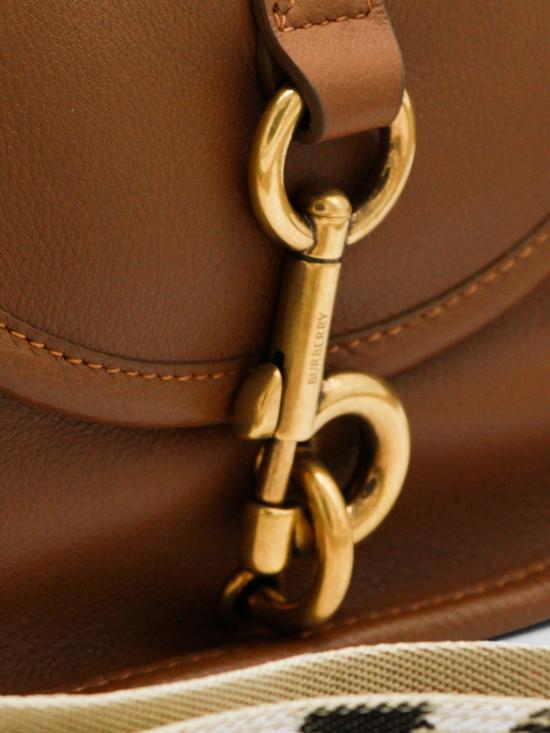 26SS 버버리 미니 B 클립 메신저 백 8123367 Hazel - BURBERRY