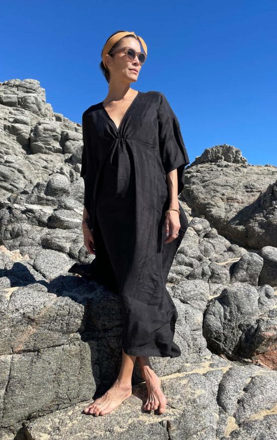  투 롱 원피스 블랙 실크 카프탄 피스 - TWO