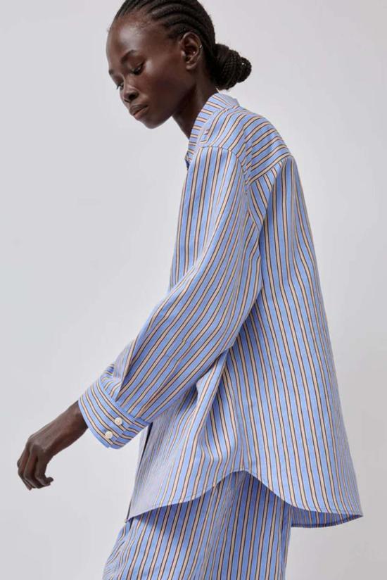  넘버 식스 셔츠 옥스포드 스트라이프 패턴의 6번 레이크 셔츠 - NO.6