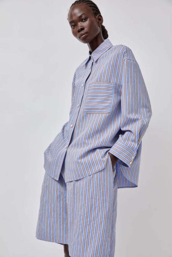  넘버 식스 셔츠 옥스포드 스트라이프 패턴의 6번 레이크 셔츠 - NO.6