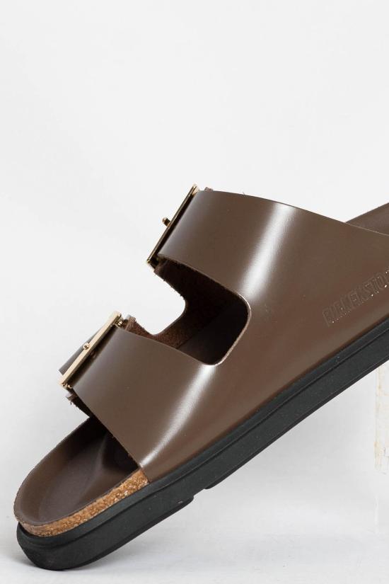 26SS 버켄스탁 뮬/슬리퍼 1031910 SHINE CARAFE Brown - BIRKENSTOCK