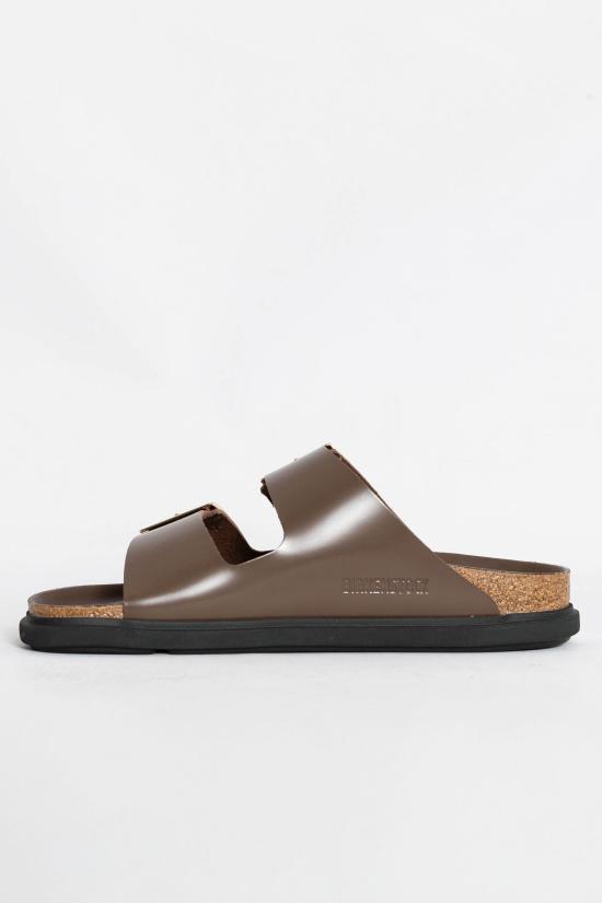 26SS 버켄스탁 뮬/슬리퍼 1031910 SHINE CARAFE Brown - BIRKENSTOCK