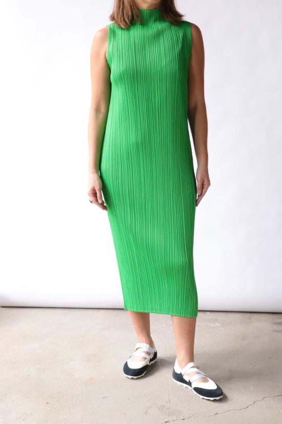  플리츠플리즈 롱 원피스 이세이 미야케의 플리츠 플리즈 이달의 컬러: 4월 드레스