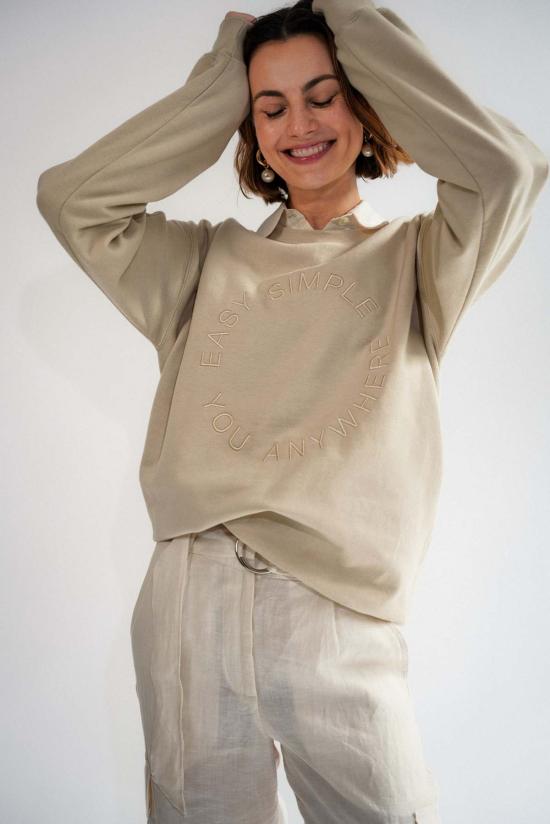  ESYA 긴팔 티셔츠 에샤 더 라벨 자수 크루넥  에크루