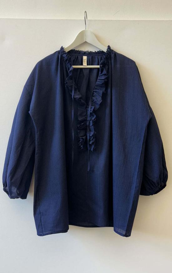  투 블라우스 가벼운 러플  네이비 핀스트라이프 2개