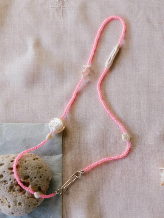  Millhouse Collection 목걸이/팬던트 밀하우스 컬렉션 아마 목걸이 브라이트 핑크 트랜스