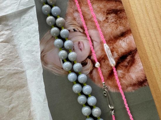  Millhouse Collection 목걸이/팬던트 밀하우스 컬렉션 아마 목걸이 브라이트 핑크 트랜스 - OTHER BRANDS