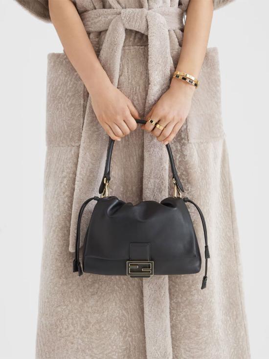 26SS 펜디 맘마백 미디엄 8BR833 AQ0D F0KUR NERO ORO SOFT - FENDI