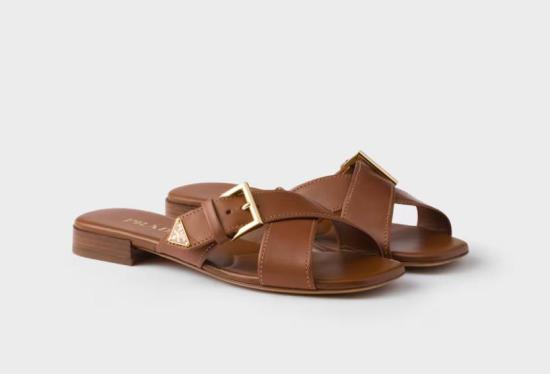 26SS 프라다 레더 크리크로스 버클 슬라이드 1XX778248 F 010F0054