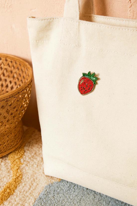  마트르 부미 브로치 발라 마니 비즈 장식 딸기  핀 (수제) - MATR BOOMIE