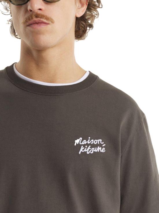 26SS 메종키츠네 핸드라이팅 컴포트 티셔츠 MM00126KJ7025 TAUPE - MAISON KITSUNE