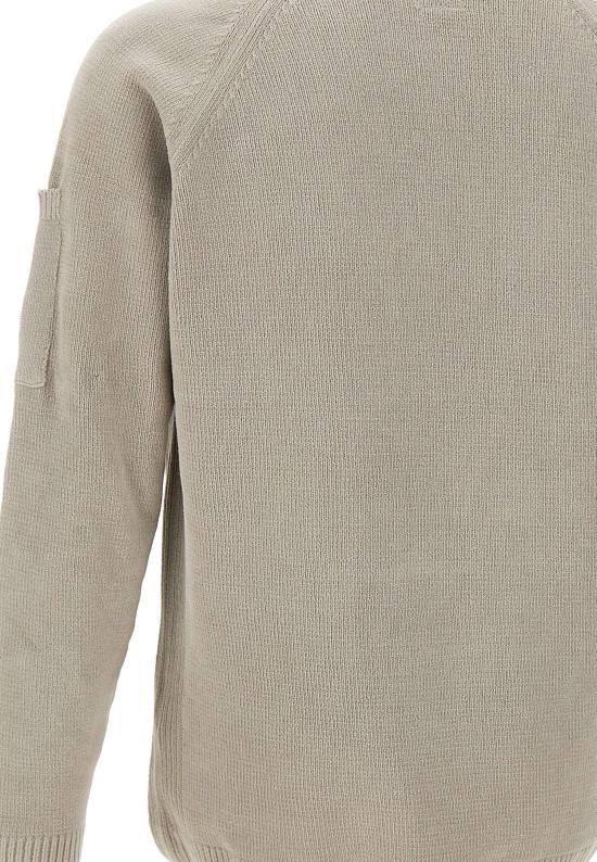 26SS 씨피 컴퍼니 코튼 셔닐 크루넥 렌즈 스웨터 20CMKN117A005687G TAUPE - C.P. COMPANY