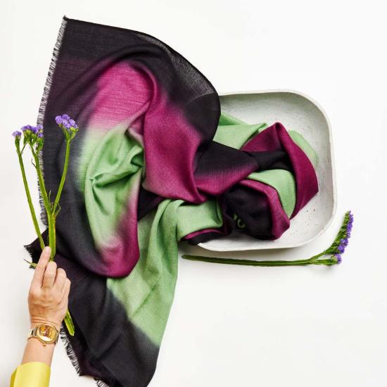  베리어슬리 머플러/스카프 다양한 아이리스 코트야드 스카프 퍼플 - VARIOUSLY