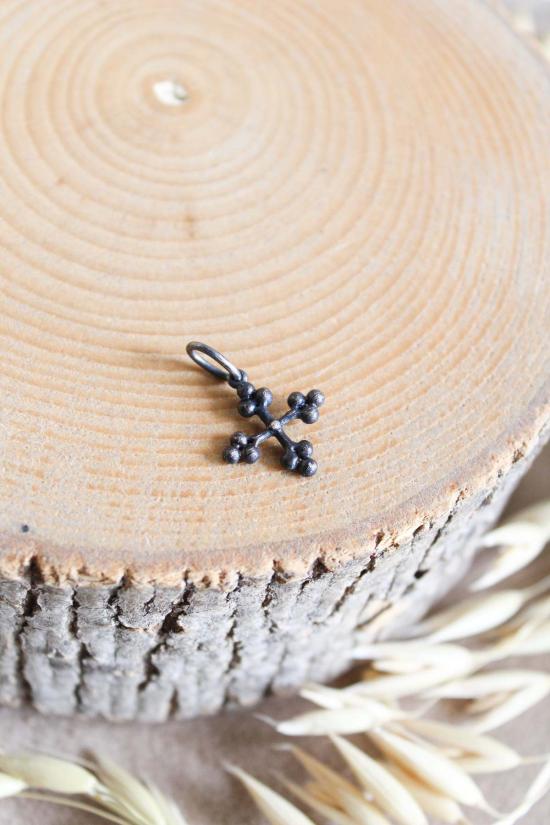  Erica Molinari 목걸이/팬던트 에리카 몰리나리 SS 다이아몬드 미디엄 볼드 크로스 참 실버 - OTHER BRANDS