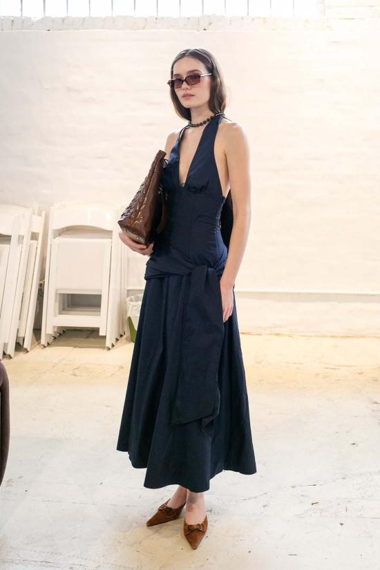  니아 롱 원피스 홀터 카디즈 드레스