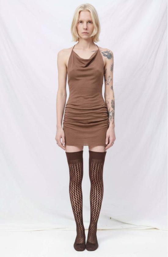  이사 볼더 숏 원피스 베어카울 드레스