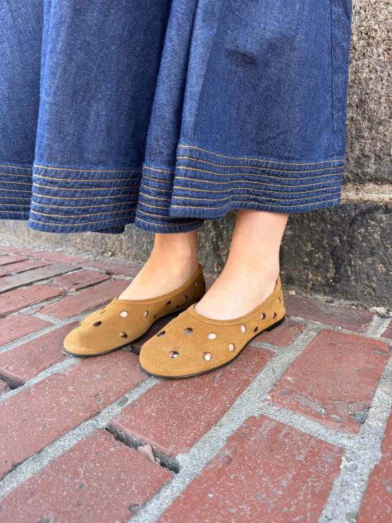  디어 프랜시스 플랫 슈즈 프랜시스 발라에게, 스웨이드 천공 - DEAR FRANCES