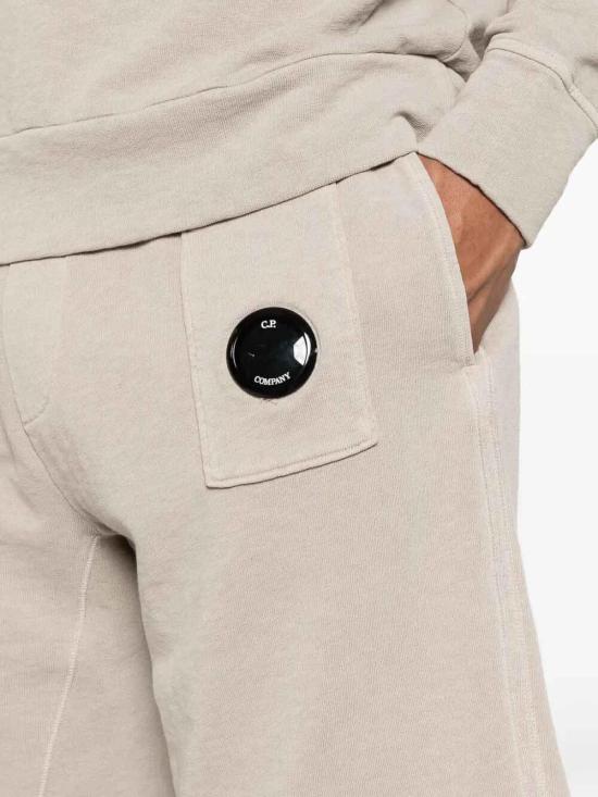 26SS 씨피 컴퍼니 숏팬츠 20CMSB210A110337O904 Light Grey - C.P. COMPANY