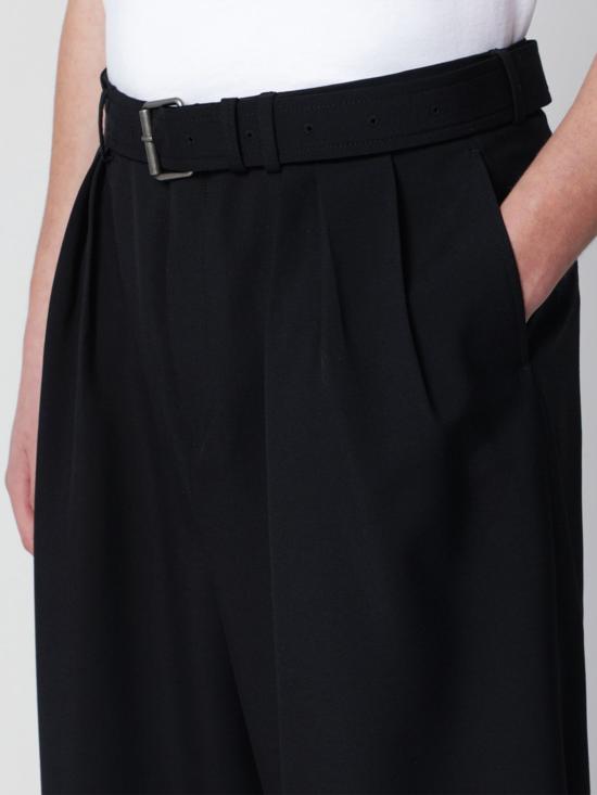 26SS 드리스 반 노튼 숏팬츠 209543249 900 Black - DRIES VAN NOTEN