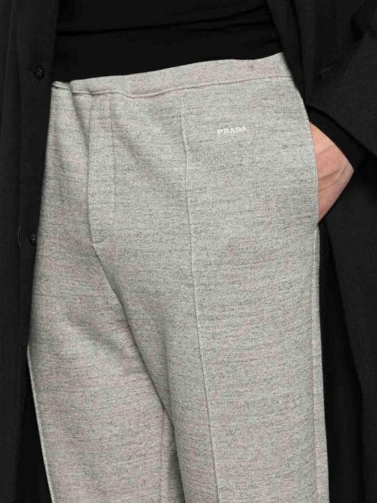 26SS 프라다 트레이닝/조거 팬츠 UJP28919CJSOOOF0031 Grey - PRADA