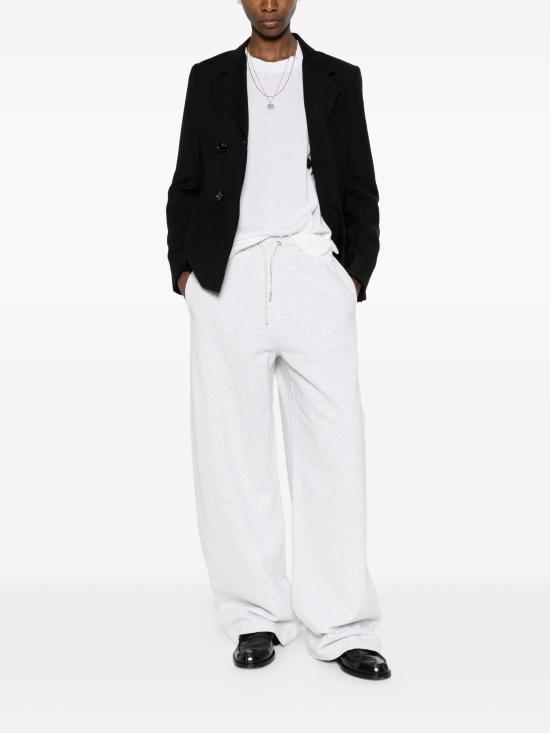 26SS 아미 씬 울 크루넥 아미 드 하트 스웨터 UKS856KN0066 136BLANCCREME - AMI