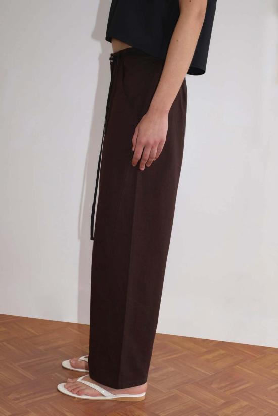  데이지 스튜디오 데님 팬츠 Deiji Studios 포켓 진 다크 브라운 - DEIJI STUDIO